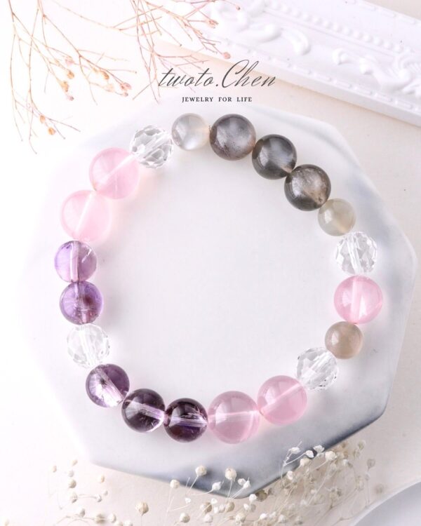 曦光守護 ：以溫柔為盾，以智慧為光 —— 照亮內在的層次之美