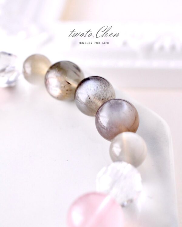 曦光守護 ：以溫柔為盾，以智慧為光 —— 照亮內在的層次之美