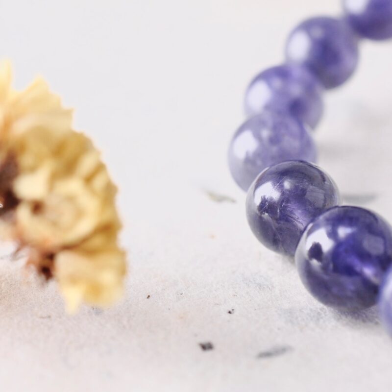 嚴選單品｜幻境藍紫：菫青石的靜謐美學