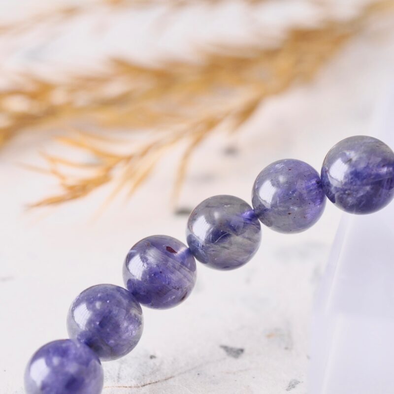 嚴選單品｜幻境藍紫：菫青石的靜謐美學