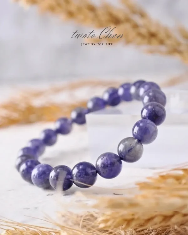 嚴選單品｜幻境藍紫：菫青石的靜謐美學