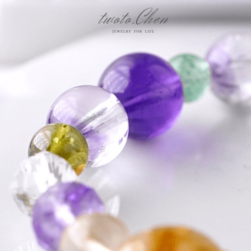 紫水晶、白水晶、沙弗萊與綠東陵珠體細節
